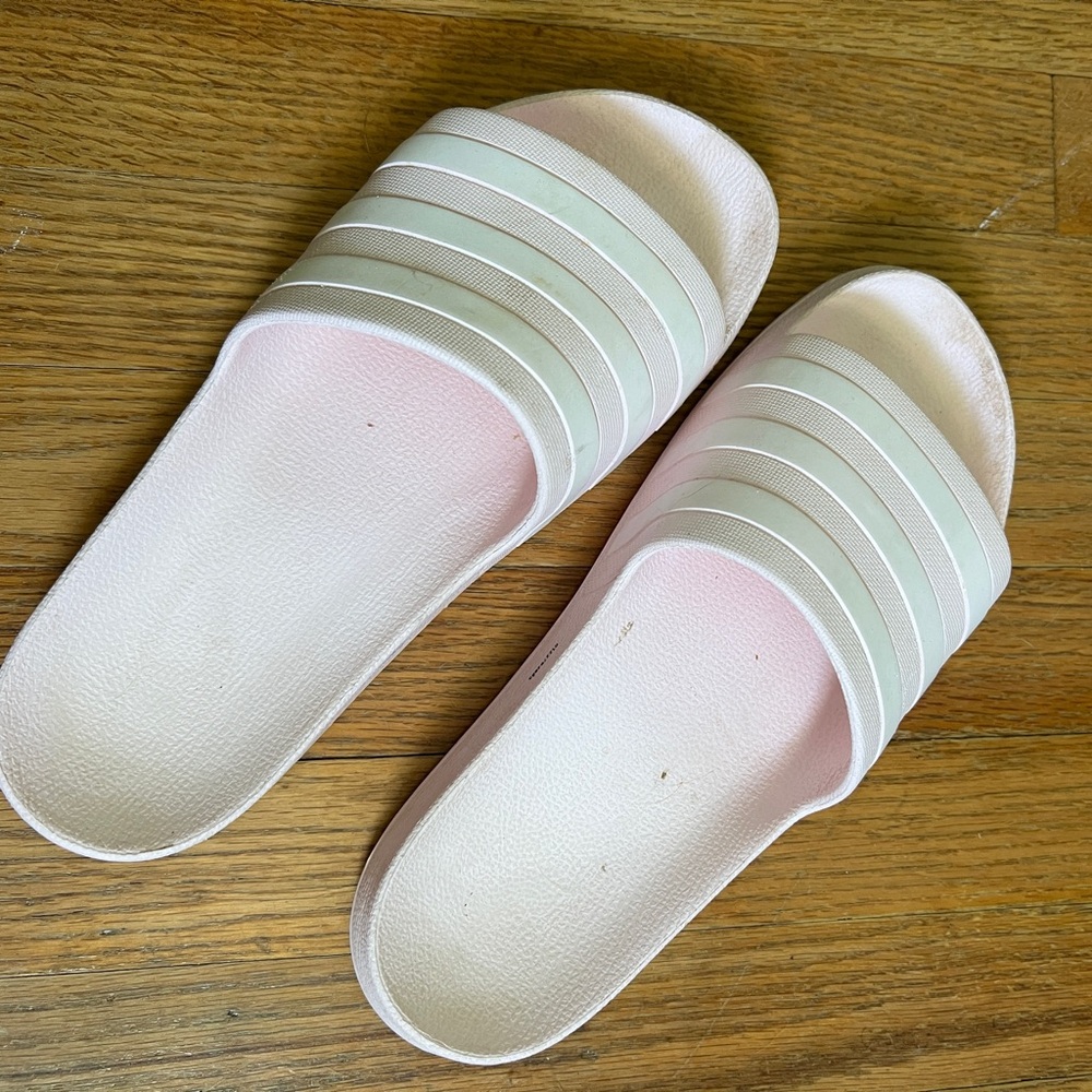 ADIDAS Striped Slide Sandals in Light Pink and White • 9 Women’s